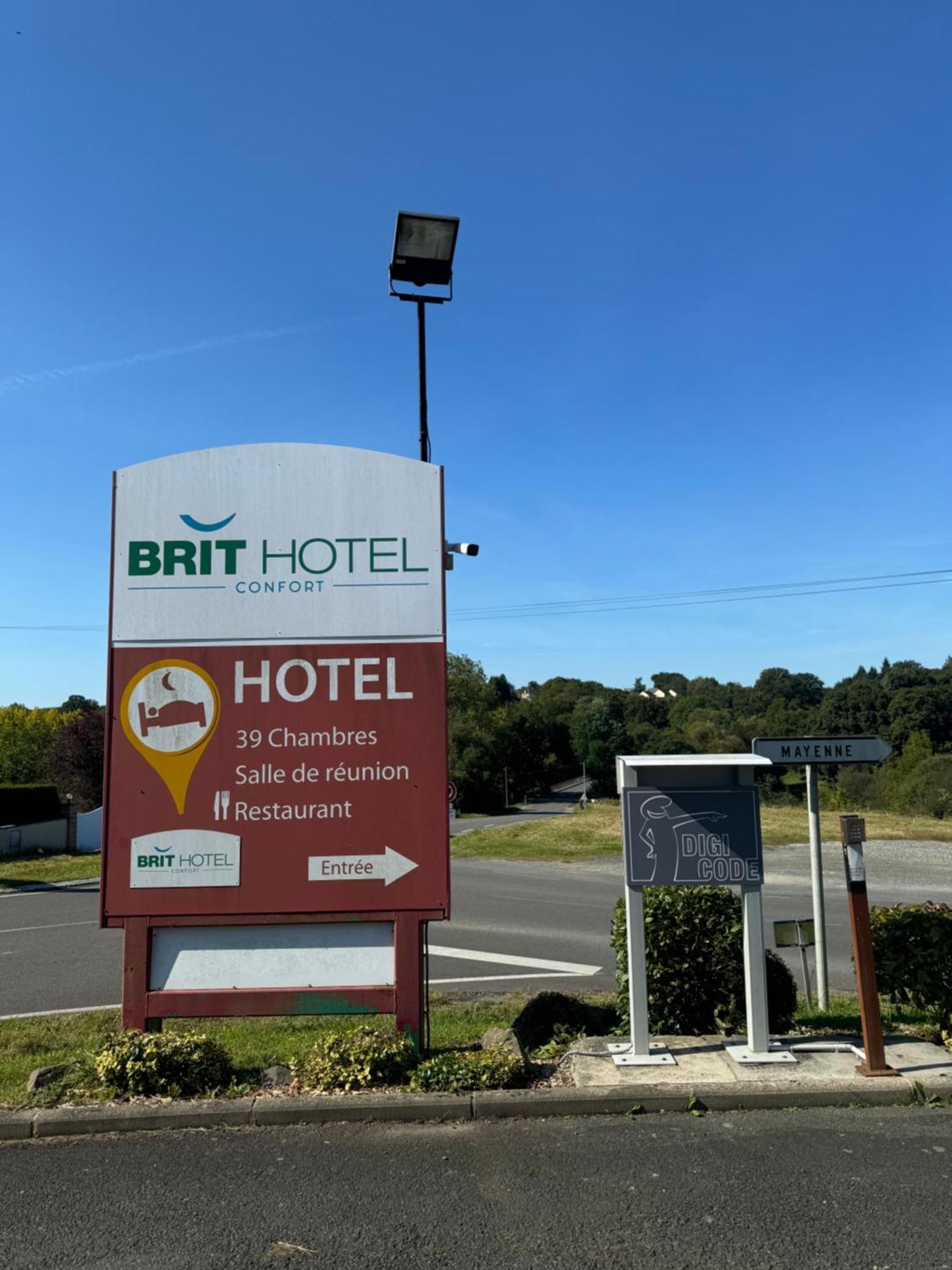 Brit Hotel Mayenne Ngoại thất bức ảnh
