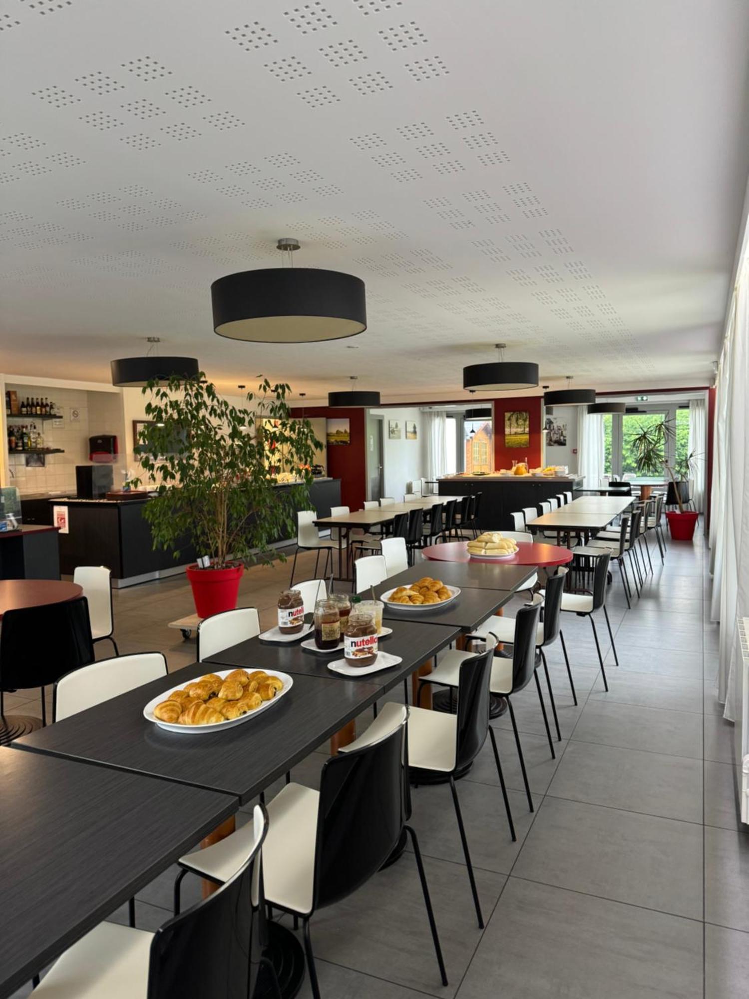 Brit Hotel Mayenne Ngoại thất bức ảnh