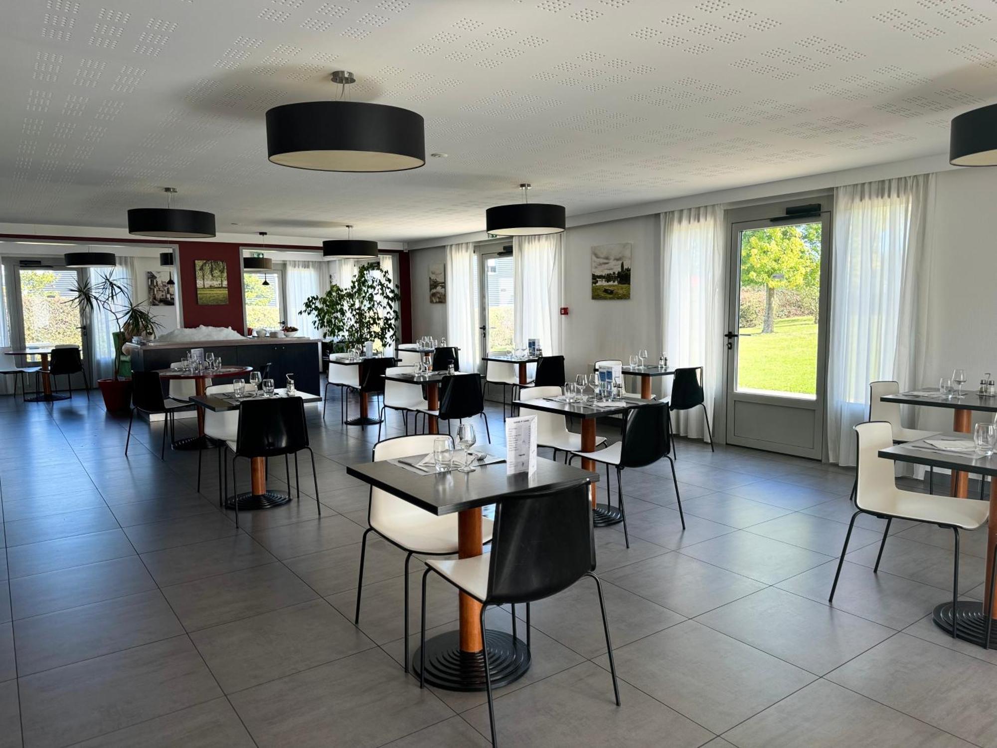 Brit Hotel Mayenne Ngoại thất bức ảnh