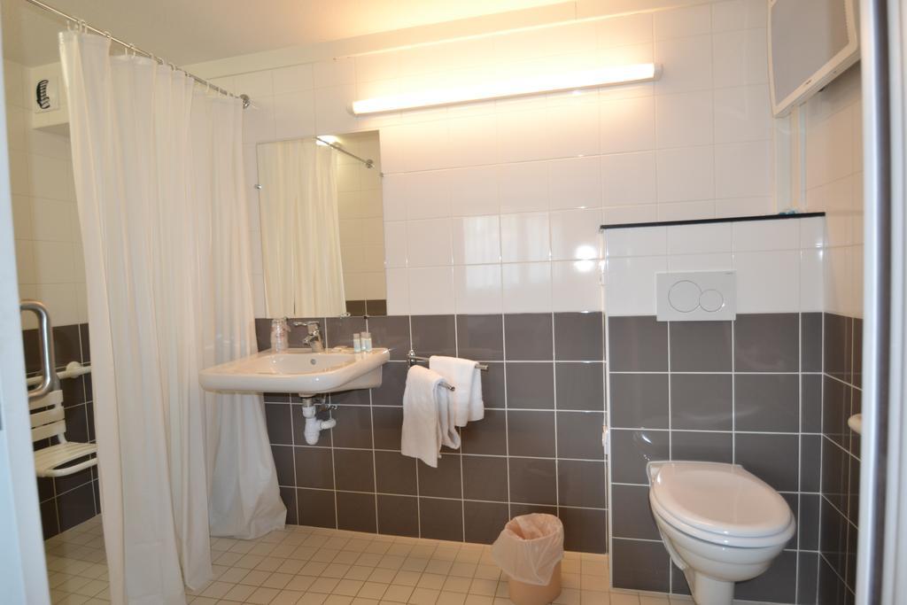 Brit Hotel Mayenne Ngoại thất bức ảnh