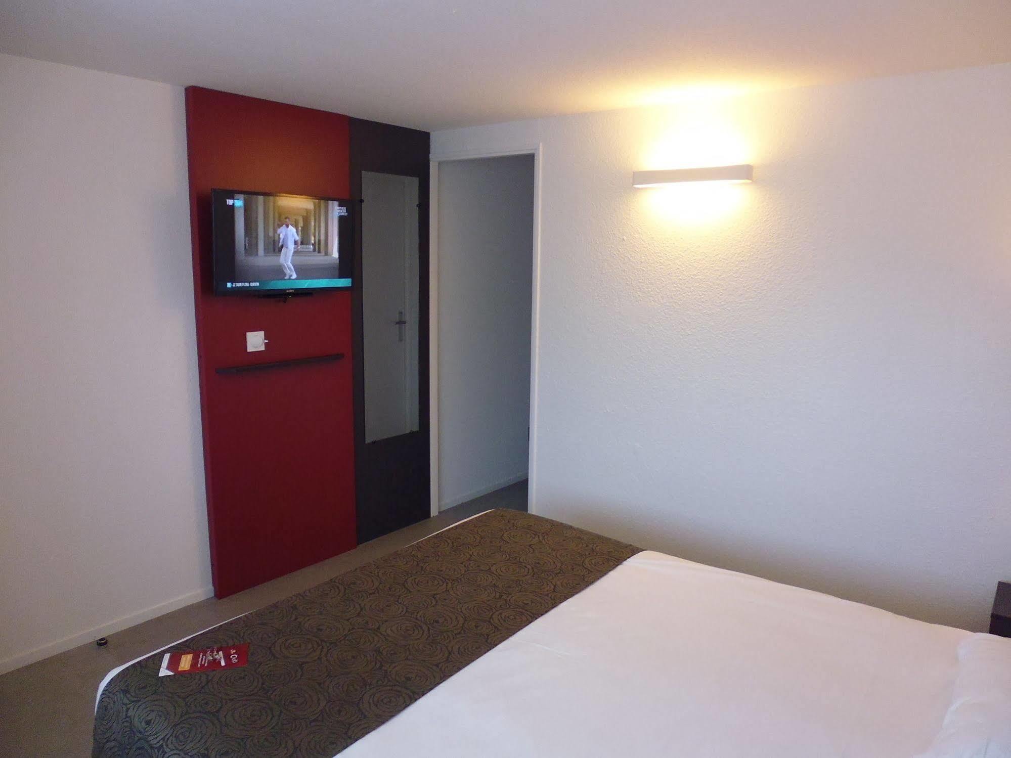 Brit Hotel Mayenne Ngoại thất bức ảnh